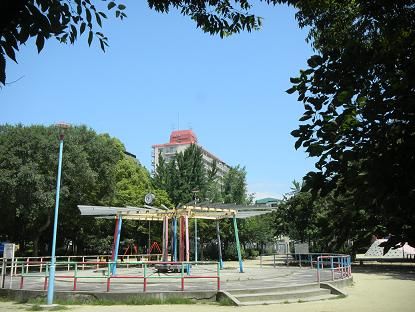 近くの南中本公園まで242m(徒歩4分)