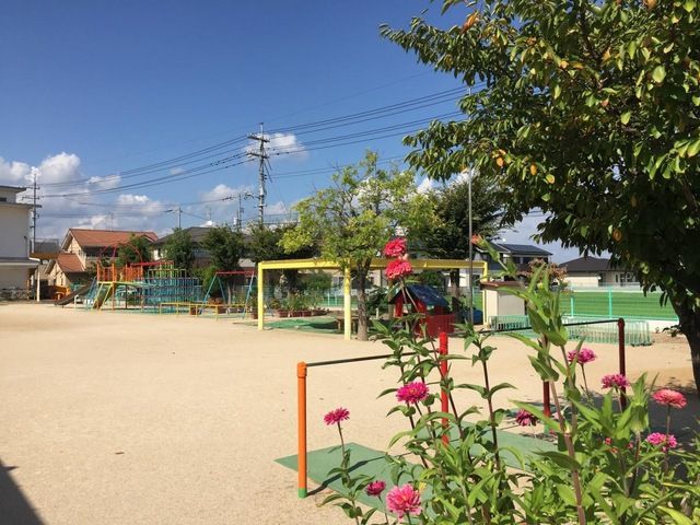 近くの御南認定こども園まで388m（徒歩5分）