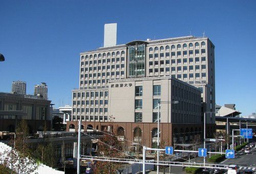 近くの大学・短大まで1,305m（徒歩17分）