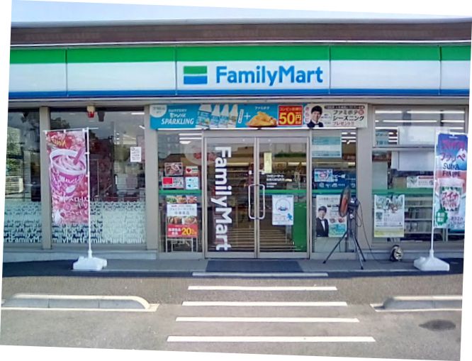 近くのファミリーマート 前橋元総社町店まで384m(徒歩5分)