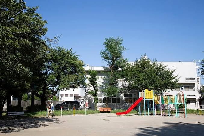 近くの日進公園まで540m(徒歩7分)