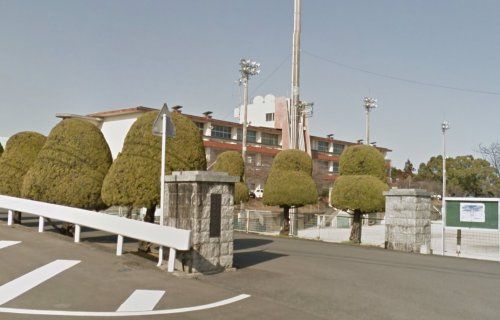 近くの諫早市立高来中学校まで2,386m(徒歩30分)