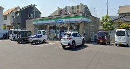 近くのファミリーマート 倉敷平田南店まで612m（徒歩8分）