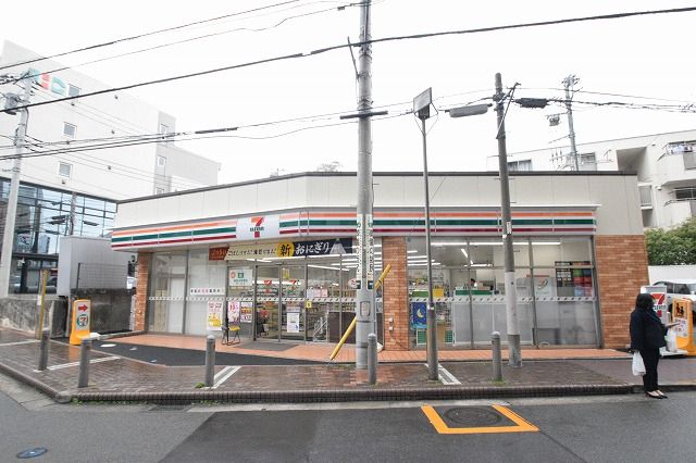 近くのセブンイレブン 横浜南軽井沢店まで477m(徒歩6分)