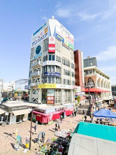 近くの王子駅前　サンスクエアまで556m（徒歩7分）