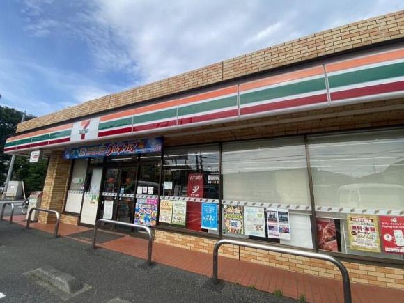 近くのコンビニまで1,047m（徒歩14分）