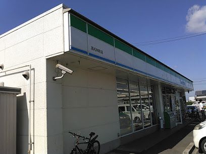 近くのファミリーマート 高松東バイパス店まで652m（徒歩9分）