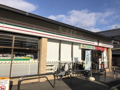 近くのコンビニまで336m（徒歩5分）