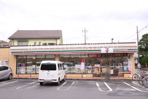近くのセブンイレブンまで170m（徒歩3分）