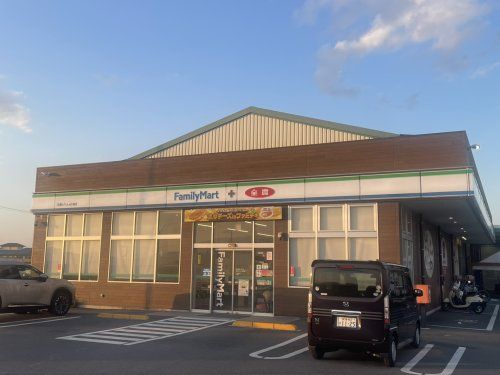 近くのファミリーマート 全農ふれっしゅ広場店まで5,646m（徒歩71分）