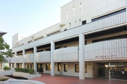 近くの横須賀市役所 西行政センターまで795m（徒歩10分）