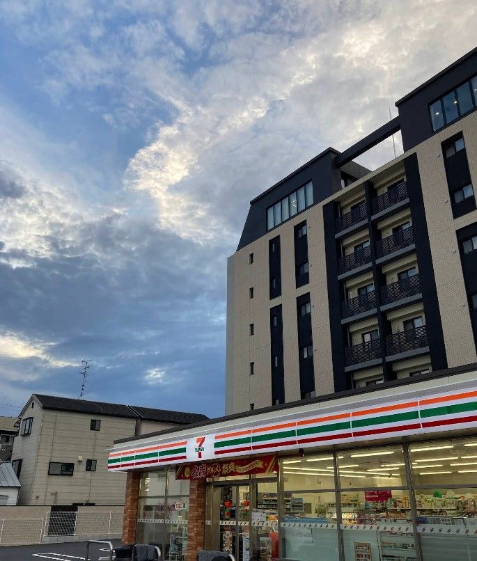 近くのセブンイレブン 高槻南松原町店まで225m(徒歩3分)