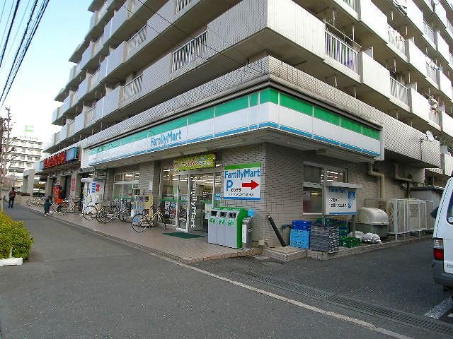 近くのコンビニまで377m（徒歩5分）