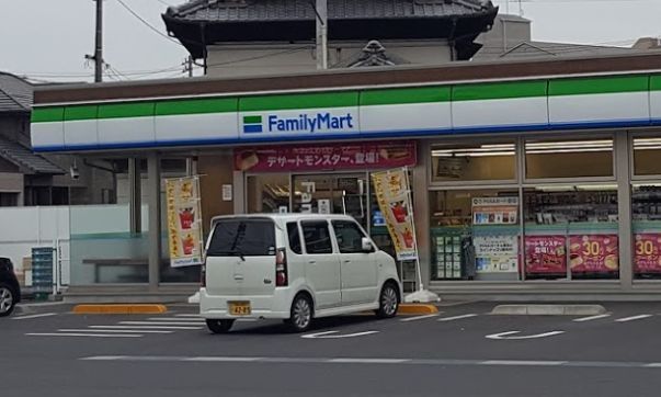 近くのファミリーマート 岡山新福店まで698m（徒歩9分）