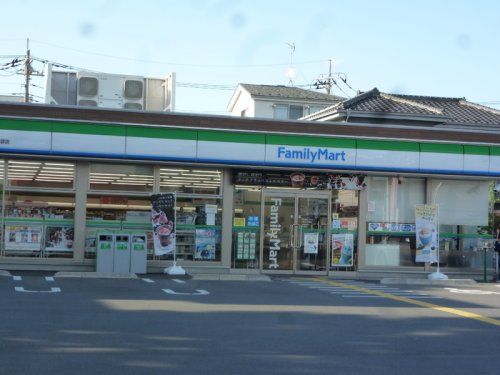 近くのファミリーマート 川口江戸袋店まで495m（徒歩7分）