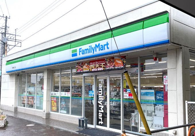 近くのコンビニまで1,008m（徒歩13分）