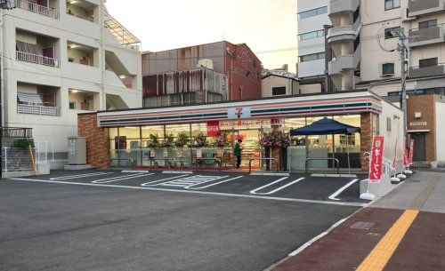 近くのセブンイレブン長崎御船蔵町店まで248m（徒歩4分）