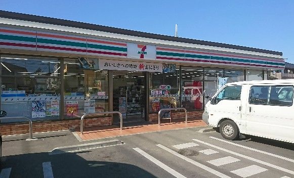 近くのセブンイレブン 三鷹牟礼6丁目店まで321m（徒歩5分）