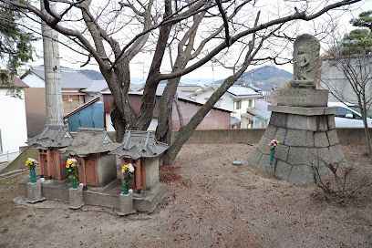 近くの秋葉大権現まで276m（徒歩4分）