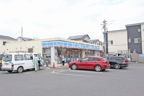 近くのローソン 草加新栄道上店まで1,183m(徒歩15分)
