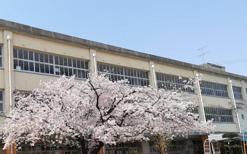 近くの大阪市立茨田東小学校まで492m(徒歩7分)