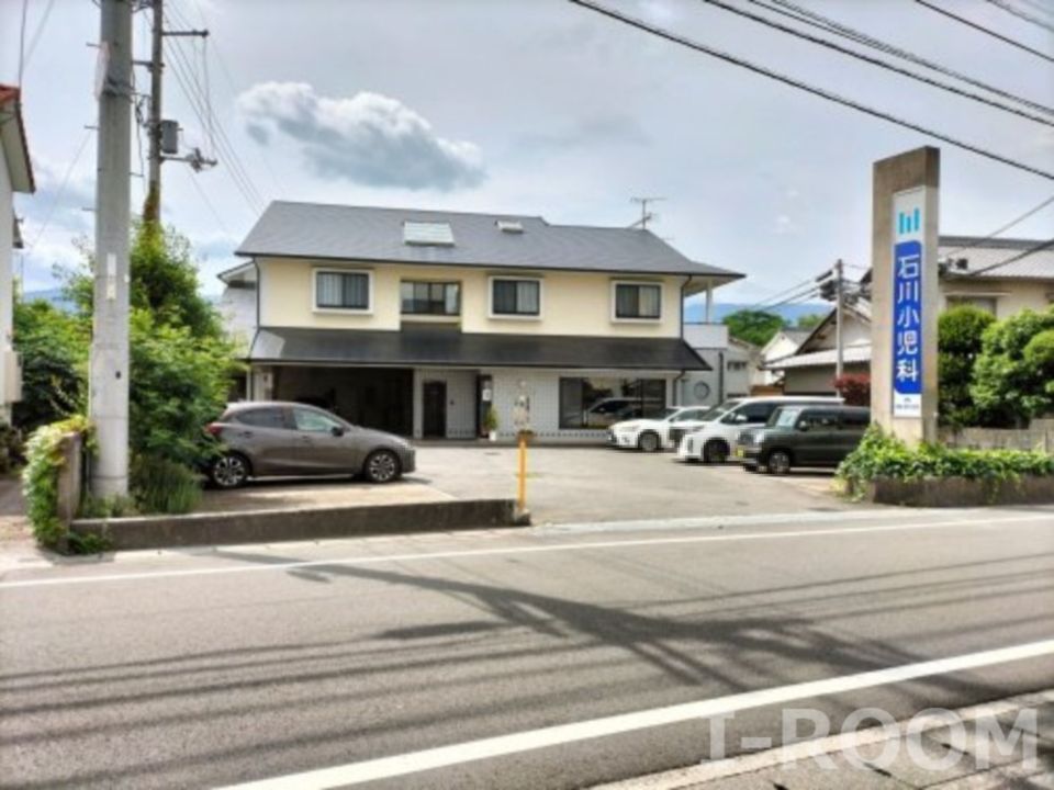 近くの石川小児科まで789m(徒歩10分)