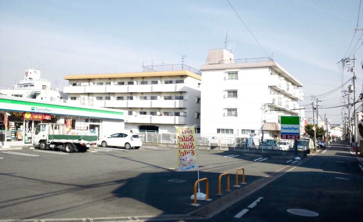 近くのファミリーマート 寝屋川点野店まで578m(徒歩8分)