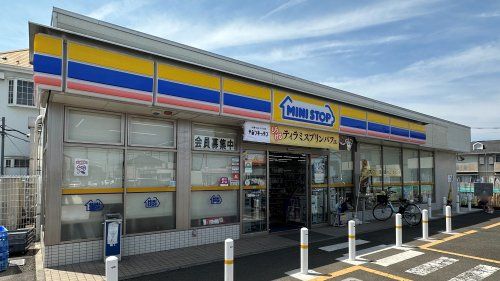 近くのコンビニまで1,209m（徒歩16分）