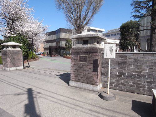 近くの埼玉県立浦和高校まで176m（徒歩3分）