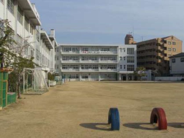 近くの大東市立 住道北小学校まで292m(徒歩4分)