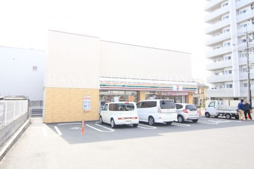 近くのセブンイレブン 足立江北1丁目店まで971m(徒歩13分)