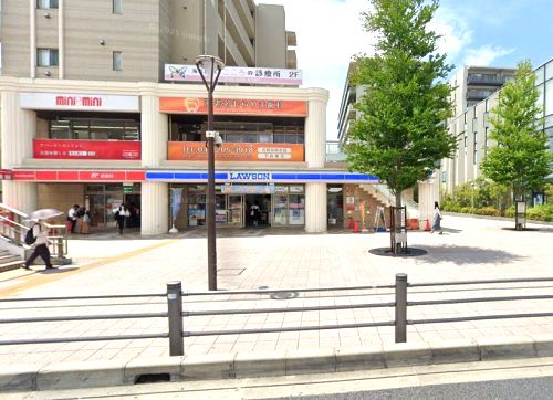 近くのローソン 海老名駅西口店まで734m(徒歩10分)