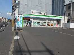 近くのファミリーマート門真柳町店まで625m(徒歩8分)