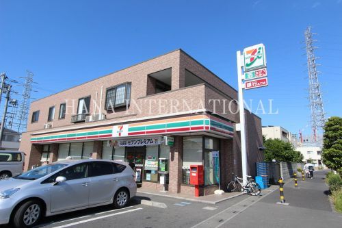 近くのセブンイレブン 鳩ヶ谷里店まで715m(徒歩9分)