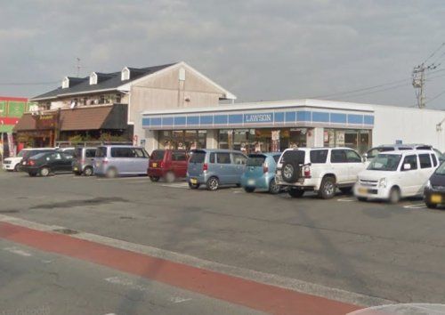 近くのファミリーマート玉名築地店まで374m（徒歩5分）
