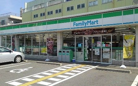 近くのコンビニまで465m（徒歩6分）