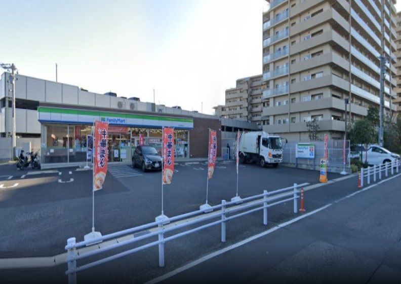近くのファミリーマート 長久手西原山店まで213m(徒歩3分)