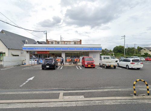 近くのコンビニまで332m（徒歩5分）