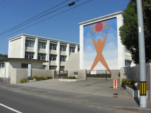 近くの鹿屋市立寿北小学校まで789m(徒歩10分)