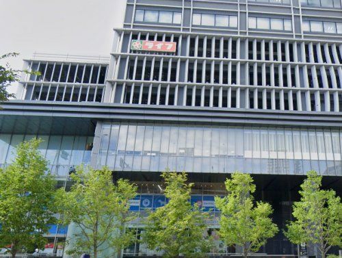 近くのライフ セントラルスクエアなんば店まで448m（徒歩6分）