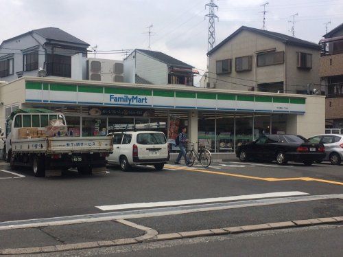 近くのファミリーマート守口藤田1丁目店まで508m（徒歩7分）