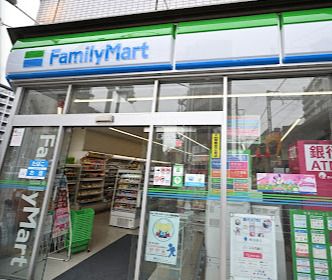 近くのファミリーマート 横浜石川町店まで912m（徒歩12分）