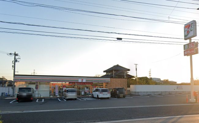 近くのセブンイレブン市原岩野見店まで974m（徒歩13分）