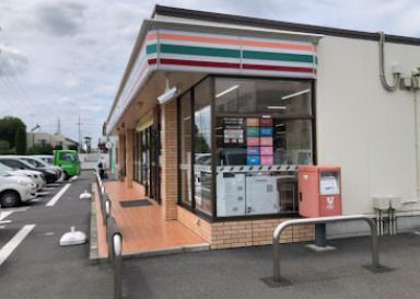 近くのセブンイレブン 太田市飯塚町店まで572m（徒歩8分）