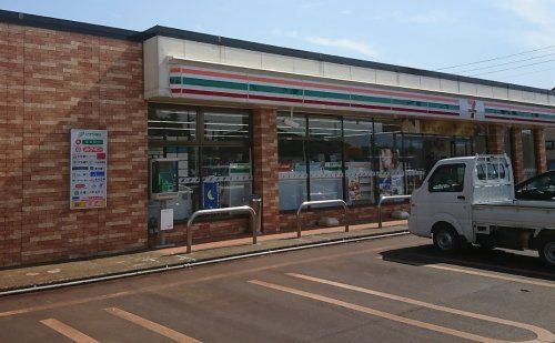 近くのセブンイレブン長岡堤町店まで364m（徒歩5分）