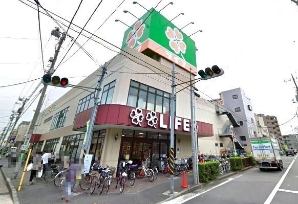 近くのライフ鶴見下野谷町店まで521m（徒歩7分）