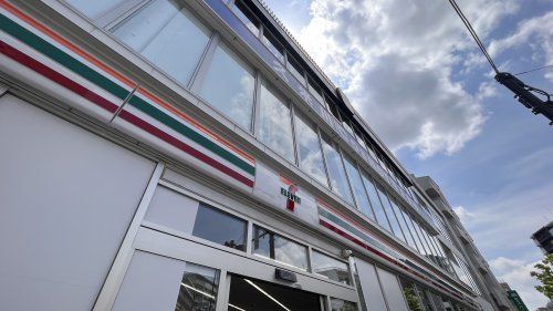 近くのセブン-イレブン 久米川駅北口店まで1,561m（徒歩20分）