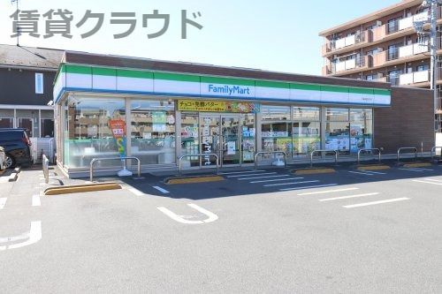 近くのコンビニまで388m（徒歩5分）