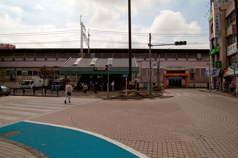 近くの小岩駅まで784m（徒歩10分）