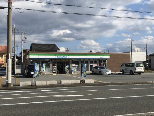 近くのファミリーマート 豊岡駅西口店まで264m（徒歩4分）